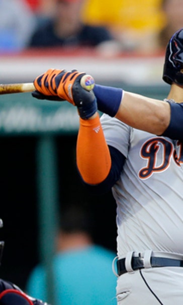 Tigers' Martinez moved by Cleveland ovation for 2,000th hit